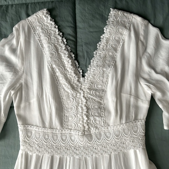 Magnolia Boutique Women’s Boho Vanilla White Crochet V-neck Maxi Dress Size M - Picture 2 of 6